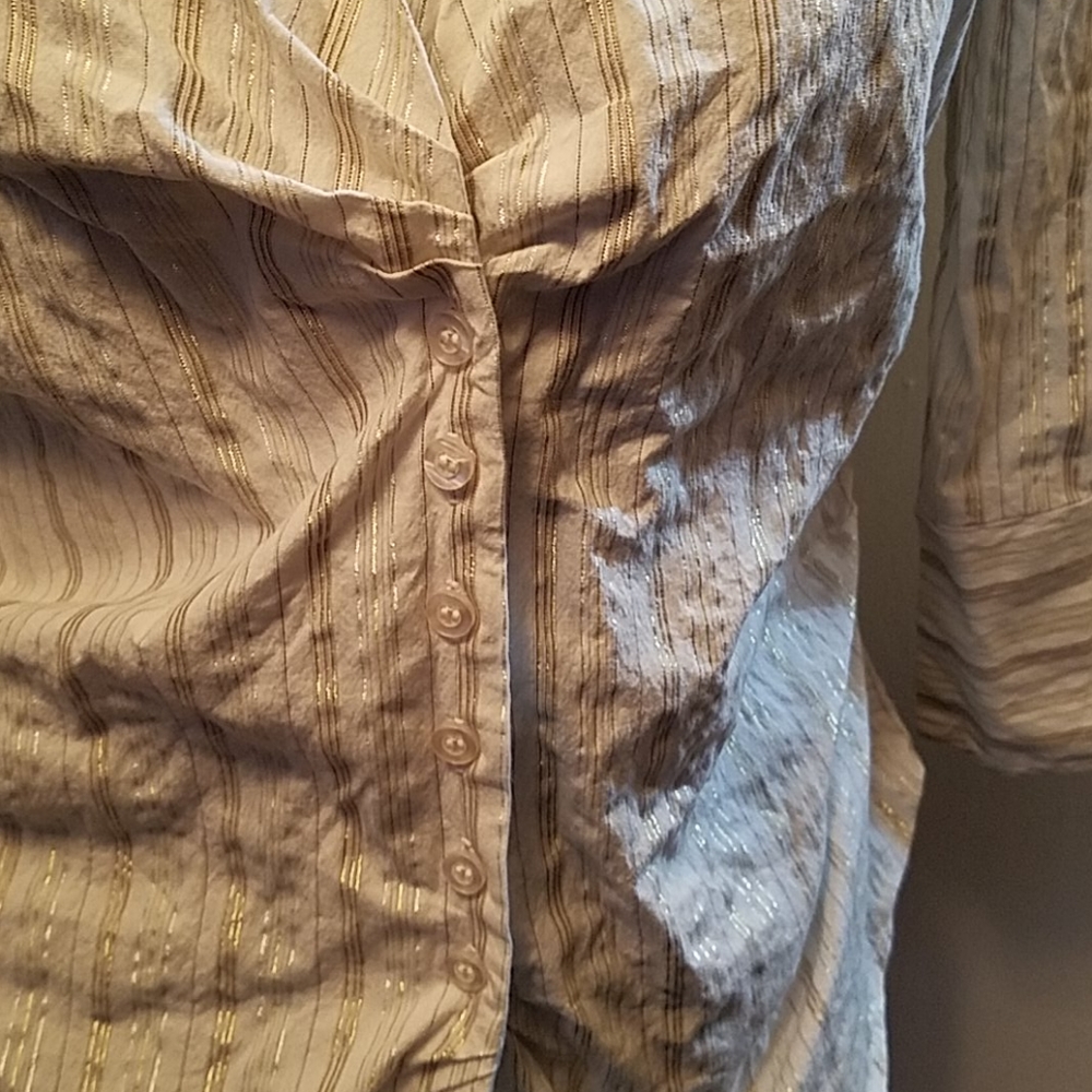 Pretty shirt - Picture 2 of 5